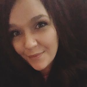 Meet your Posher, Eemily